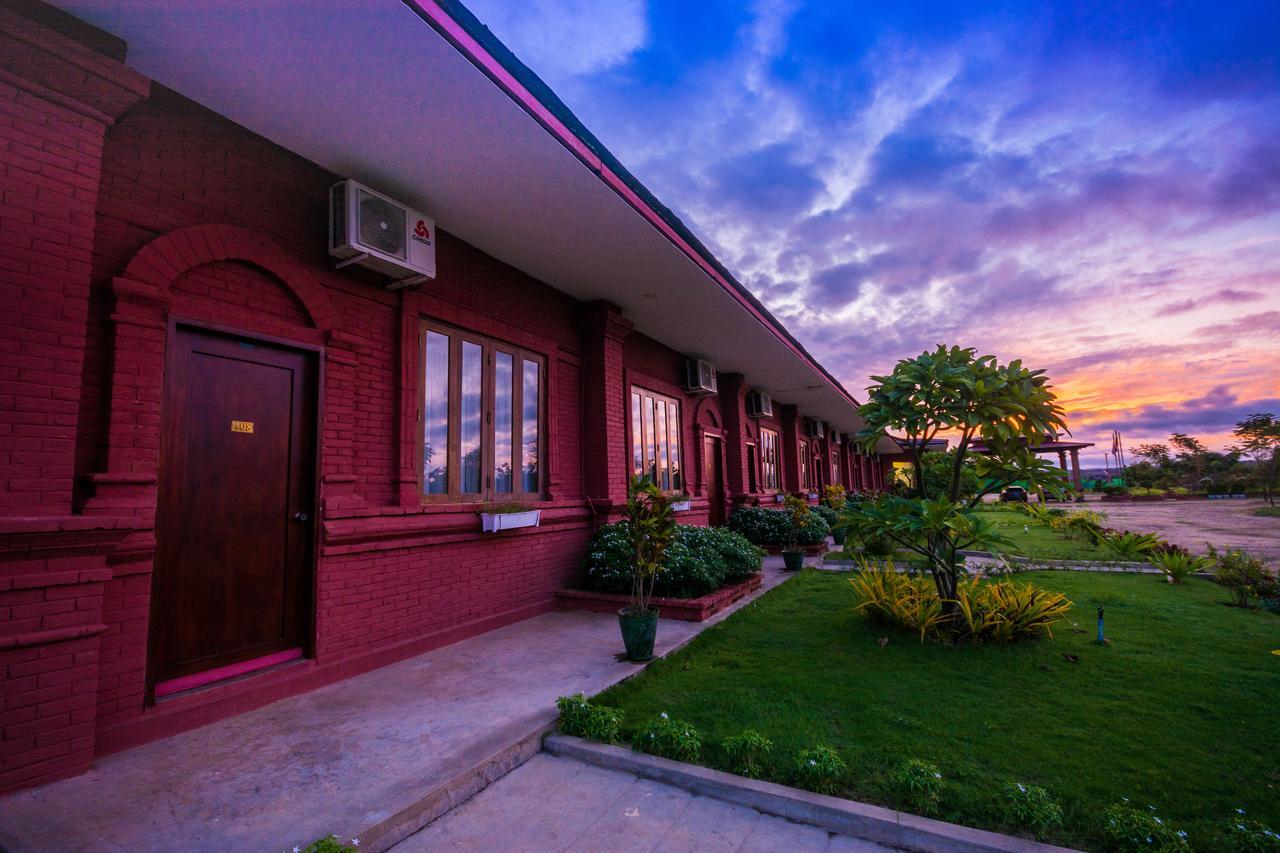 Royal Emerald River View Resort Bagan Exterior foto